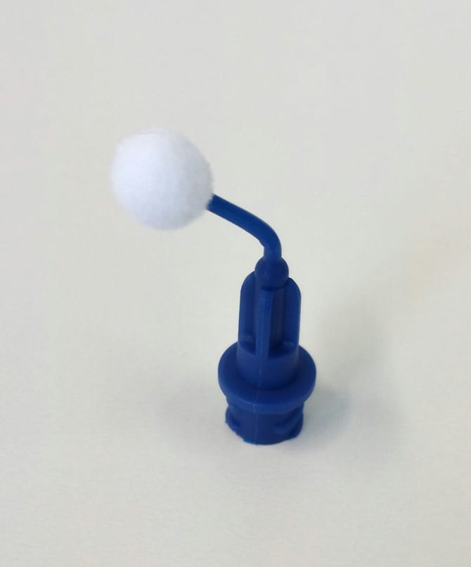 Zur Applikation von Dentcoat.